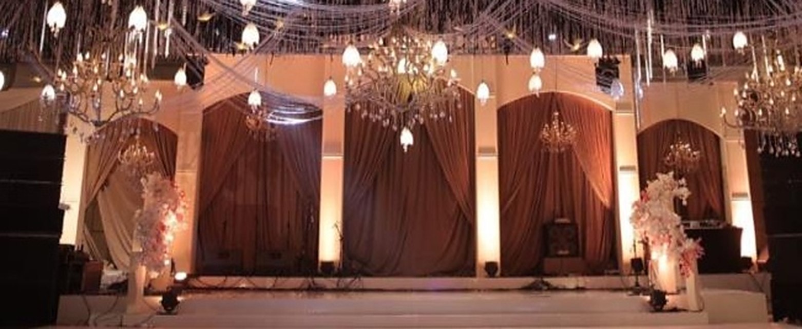 Modern wedding setup